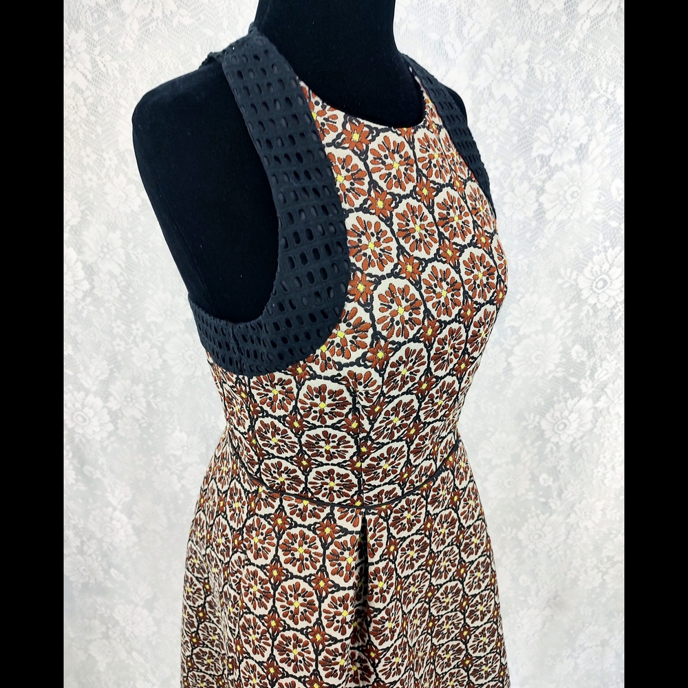 H&M Elegant Sleeveless Dress With Pockets - Picture 4 of 10